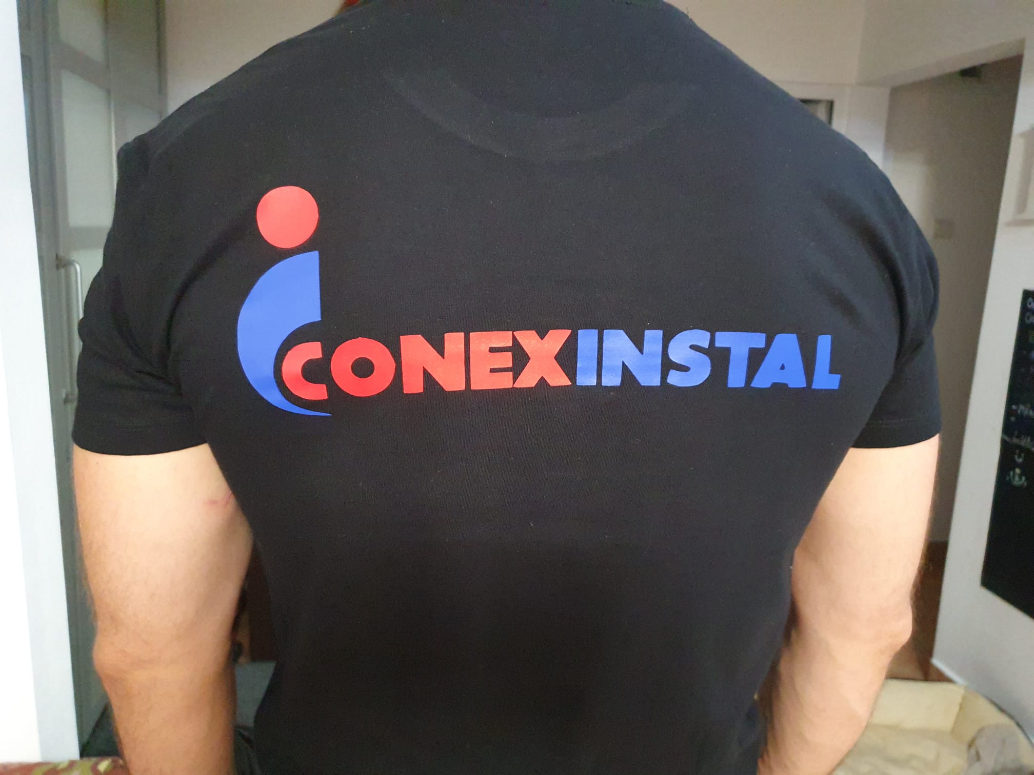 tricouri personalizate cu logo firma