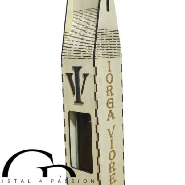 cutie din lemn personalizata pentru sticla vin sau tuica gravata